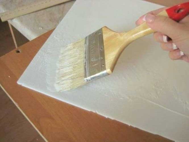 Как клеить потолочные плиты на потолок