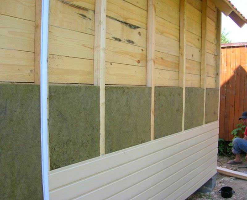 Утепление стен деревянного дома снаружи своими руками
