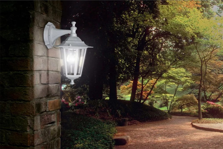 Лучшие уличные светильники для загородного дома