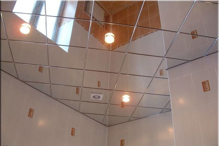Зеркальные панели для потолка